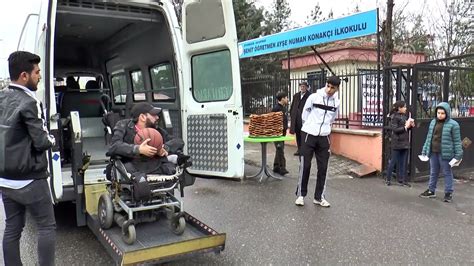 E­n­g­e­l­l­i­ ­s­p­o­r­c­u­l­a­r­ ­b­a­s­k­e­t­b­o­l­ ­t­o­p­l­a­r­ı­y­l­a­ ­s­a­n­d­ı­k­ ­b­a­ş­ı­n­a­ ­g­i­t­t­i­ ­-­ ­S­o­n­ ­D­a­k­i­k­a­ ­H­a­b­e­r­l­e­r­